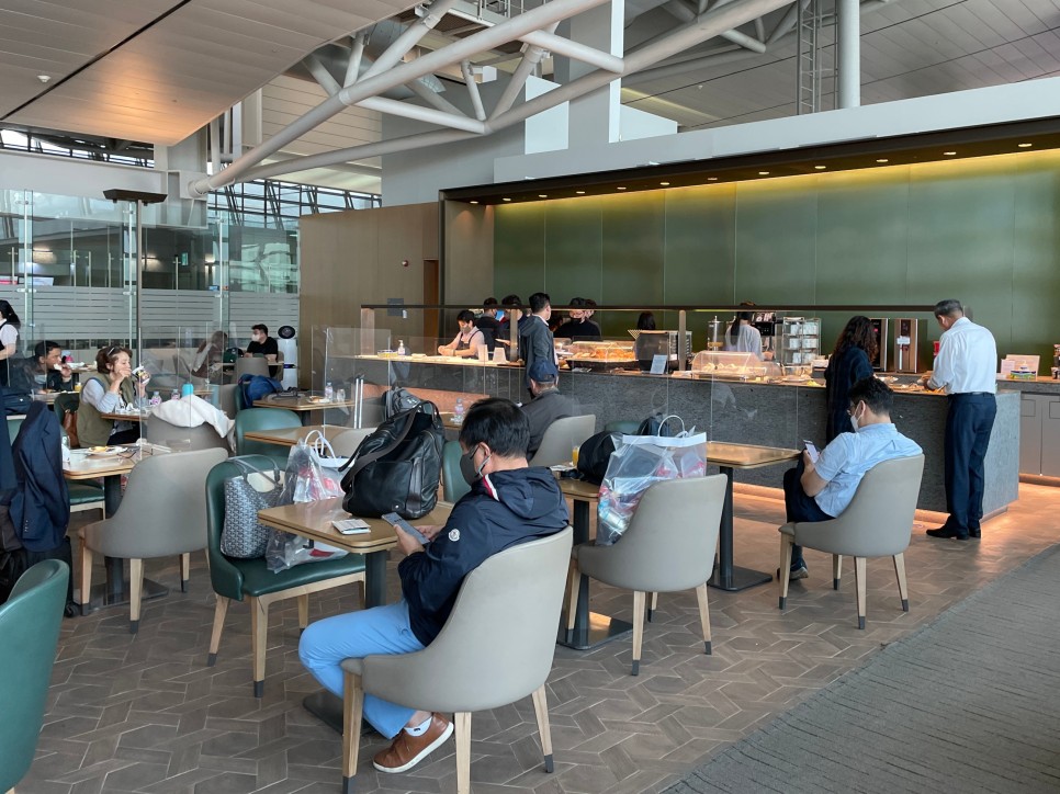 인천국제공항 제1터미널 아시아나항공 비즈니스라운지.  /사진= 강예신 여행+ 기자